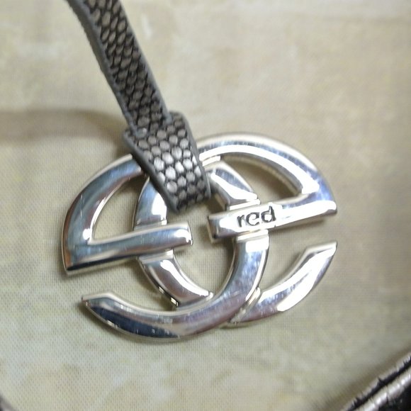 Marc Ecko Red Pewter Bow Shoulder Bag - Picture 9 of 11